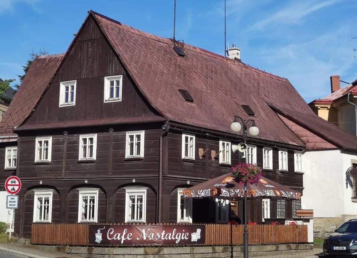 Cafe Nostalgie Dvouluzkovy Romanticky Pokoj Krásná Lípa Eksteriør bilde
