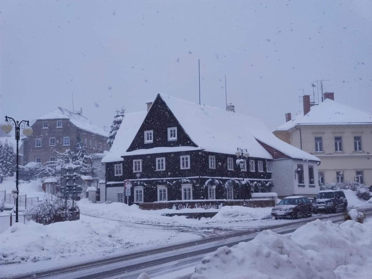 Cafe Nostalgie Dvouluzkovy Romanticky Pokoj Krásná Lípa Eksteriør bilde